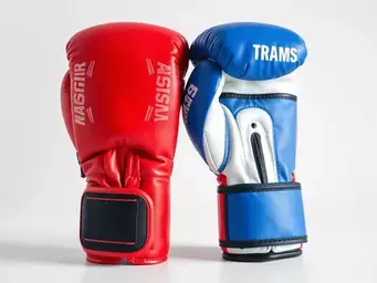 Porównanie worków treningowych do kickboxingu – jaki model wybrać do domu i klubu?