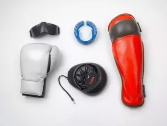 Nowości sprzętowe w kickboxingu 2025 – co warto kupić na sezon?